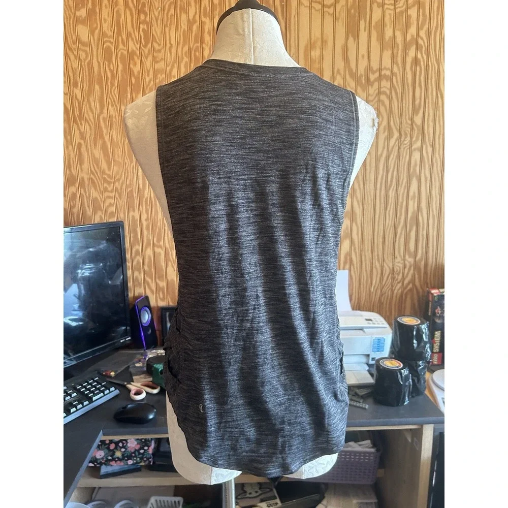 Lululemon Var-City Crisscross Side Tank, Heathered Black &‎ Gray Size 6??